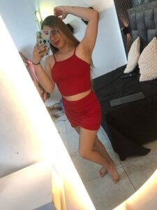 Red makes me look sexy ❤️ de cristalprincess_  4 Imagens