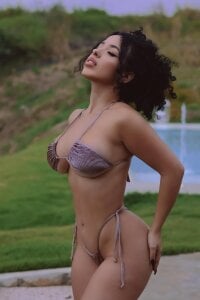 RoseFerrera Make me yours Pic 3