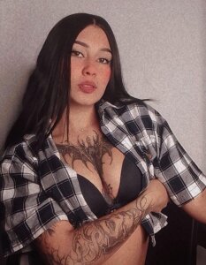 Cloe_Jons Public Pic 3