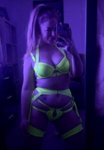 HollyHaze Public صورة واحدة|HollyHaze Public صورتان|HollyHaze Public  2 صور|HollyHaze Public  2 صورة