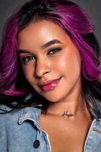 sarah_salis_ Public Pic 5