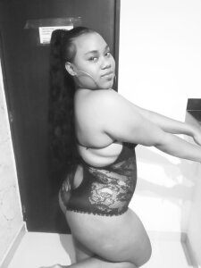 Slutty_chocolate Juicy Pic 2