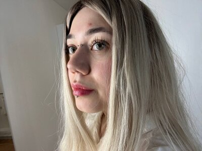 WaltraudRuopp New Light Pic 2