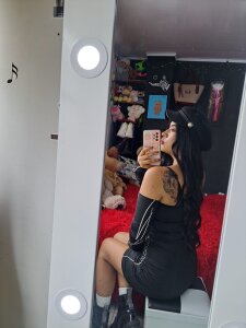 Samantha_collins_2 Public Pic 9