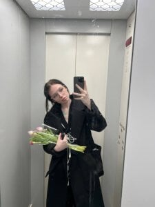 Molly_Mora Public Pic 2