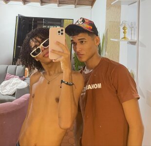 latin_boys_1: Public ( фото)