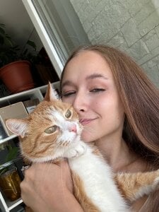 Julie_Lamb Me and the flowers Pic