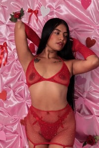 hot_dione More than love, this Valentine's Day ❤️‍🔥😉  3. fénykép