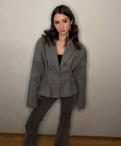 ElliPulfordのPublicの枚の写真