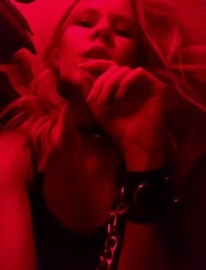 alena_art_me Red ❤️ Pic