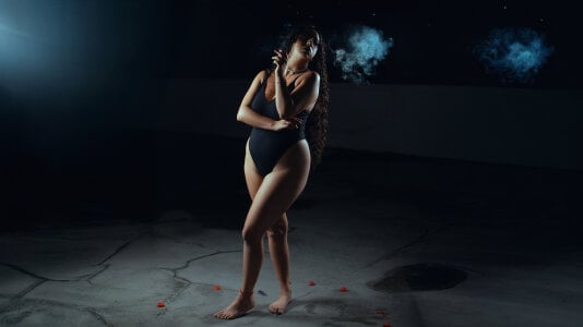 BellaSwwan Dark Whispers Pic 5