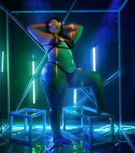 Amanda-Cruz Digital bodies link between meat and code รูป  7