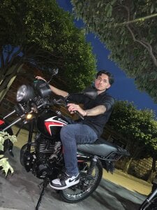 Kriss_Edwards Kriss BIKER Pic