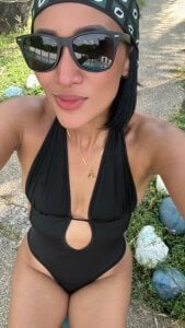 Scarleth_Fox_ “It’s not a pose, it’s an attitude.” Pic