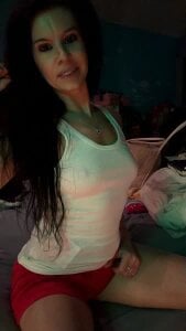 girlpilot White tee Hình