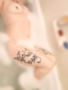 ShyLibrarian94 Public Immagine 