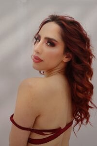 elodie_rouge Pretty, sweet… and with a dangerous touch 😉  3. fénykép