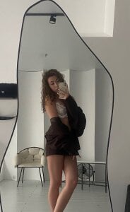 KeilaJeschon Grace in motion🦢 Pic 2