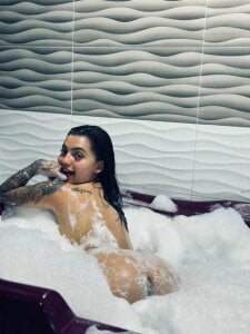Liisaa_KissI love jacuzzis😍图片