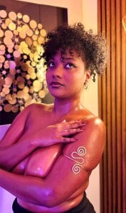 Coral_Lise MELT IN ME Pic