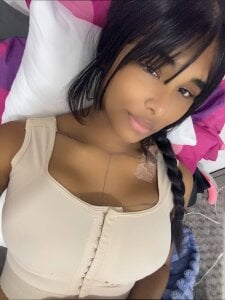 HottSalomee Public Pic 2