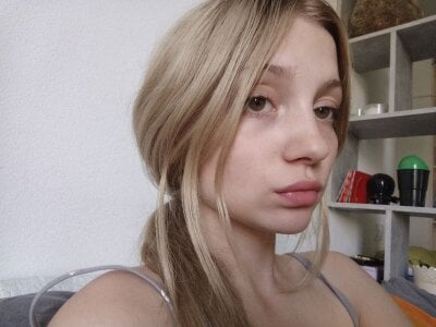 Molly_Mavis Public Pic 6