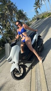 caroline_47 Public Pic 2