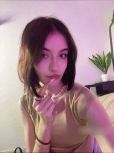 BelindaParbs gray t-shirt Pic 5