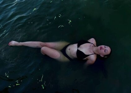 Sally_Parkss Public Pic 2