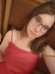 NisamArim Feeling myself in red Pic 3