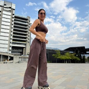 Scarlett_12 Enjoying my day off 🛼 Billede 3