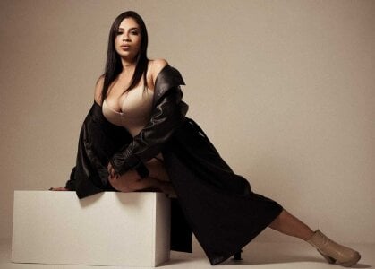 Zara_Wolf_ elegant Pic 4