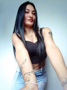 kattyevans_ Public Pic 4