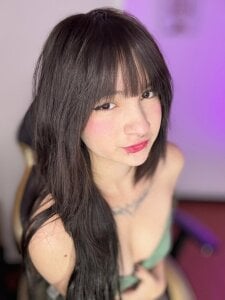 _Charlotte_Collins_のMy heart beats only for you! 💖の 2枚の写真