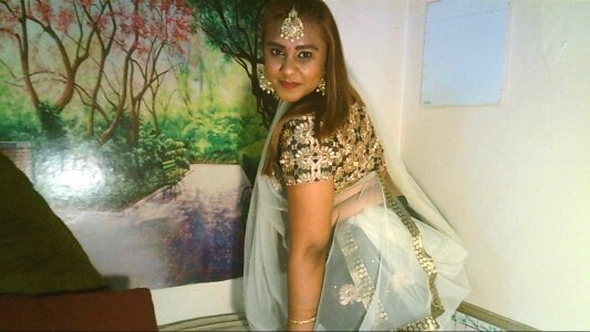 IndianIllusion01 kajols diwali Pic 2