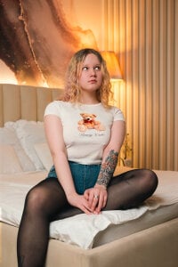 Touch me slowly, make me feel it de AnnieVibe  3 Imagens