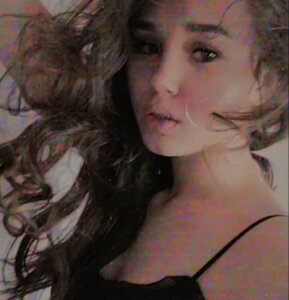 Kira_Veil Public Pic 7