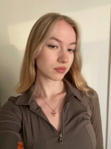 CwenHetherington Public Pic 6