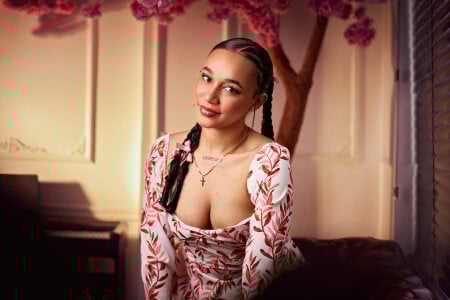 coraline_vera Public Pic