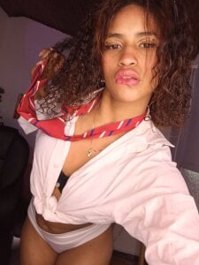 MoonRose__ SchoolGirl! Being a good skinny, brunnette with small tits and big ass for you! Tease my sexys lips зображення