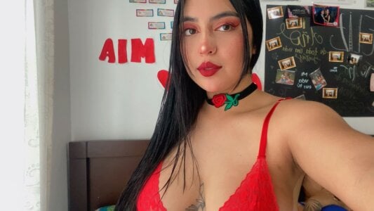 PamelaFtMia Public Pic 2