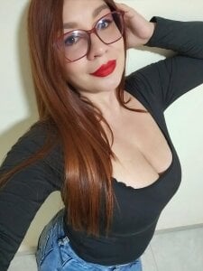 PamelaBoobs Public Pic 6