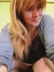 SannyMILF Public Pic 6