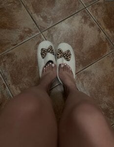 bubble_redDo you want to suck my beautiful feet? 👿图片 2