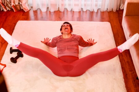 _LustyFantasy_: Stretching the right way ! ( 3 фото)