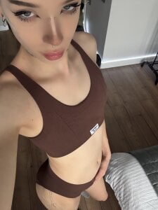 FIGURE ON THE 4TH MONTH OF HORMONE THERAPY de Dasha_WEYT  photos