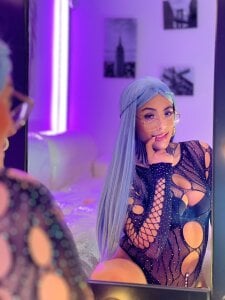 Lovely_celeste Curves that provoke, looks that challenge and an attitude that does not ask permission. There is no Foto 8