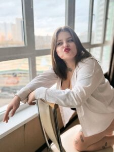 Alice_Lissa Public Pic 4