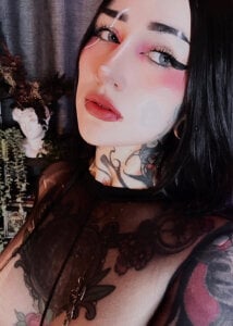 Noir Seduction 🖤 de NinaHex  2 photos