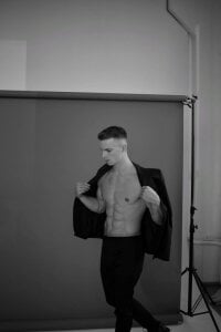 Nik_Sharp back in black Fotografie 2